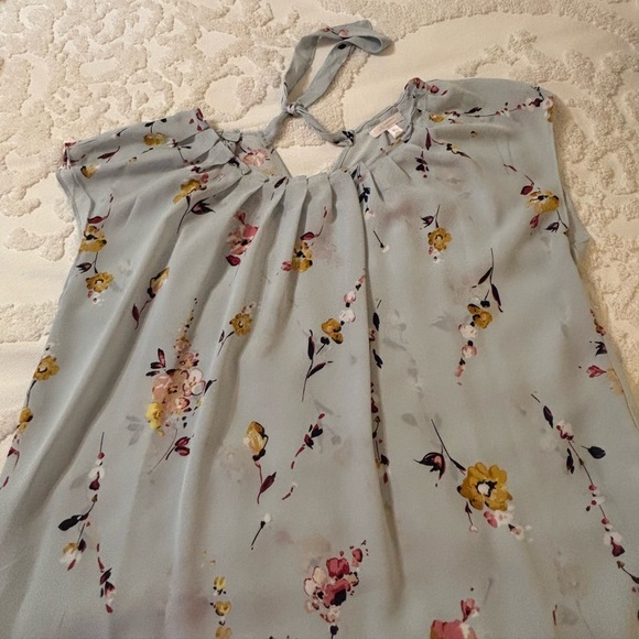 LC Lauren Conrad Floral Blouse - Light Blue and Yellow flowers - Picture 5 of 6